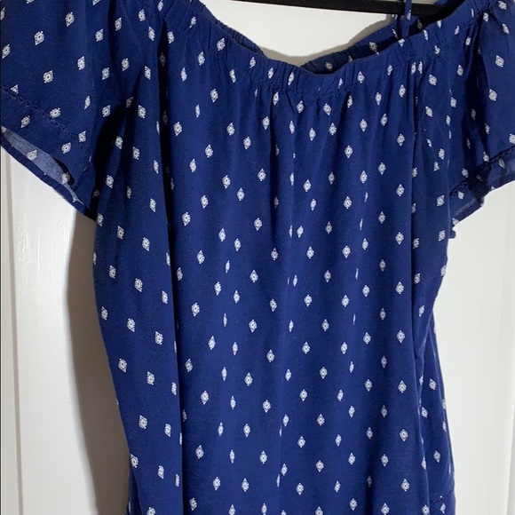Old Navy blue and white print shirt. Size XL - Picture 5 of 5